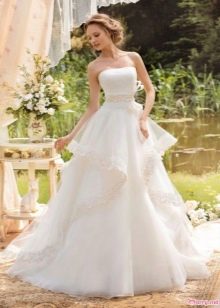 Gaun pengantin dengan langsir melintang