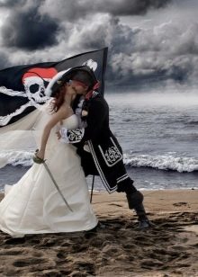 Vestido de noiva estilo pirata
