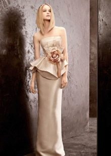 Kreminė vestuvinė suknelė su peplum