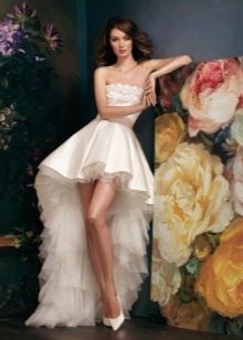 Váy cưới ngắn của Alena Goretskaya