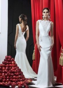 Menyasszonyi ruha csipkével a RARA AVIS márkától
