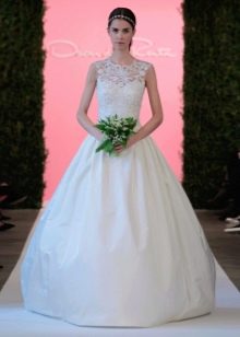 فستان زفاف فاخر من Oscar de la Renta