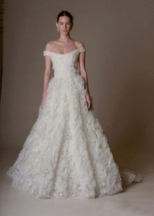 Gaun pengantin yang subur MARCHESA