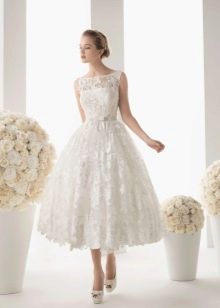 Gaun pengantin pendek bengkak kerawang