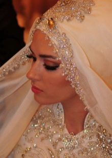 Muszlim menyasszony esküvői hidzsáb