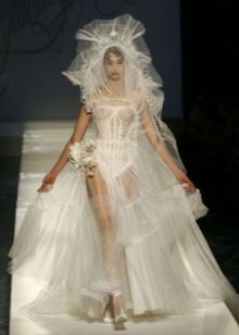 Transparentes freizügiges Brautkleid