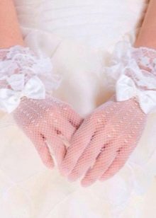 Rękawiczki ślubne do letniej sukni ślubnej