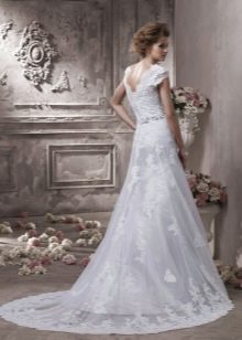 Váy ren cô dâu có thể chuyển đổi với phần trên có thể tháo rời