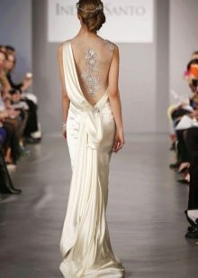 Vestido de novia estilo griego con cortinas en la espalda