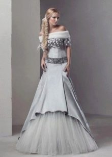 Vestido de novia de diseñadores en estilo ruso.
