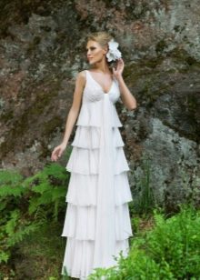 Rustikální svatební šaty s kaskádovou sukní