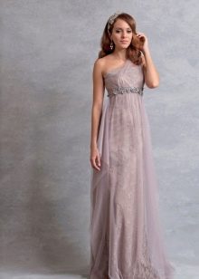 Vestido de novia de delicado color lila