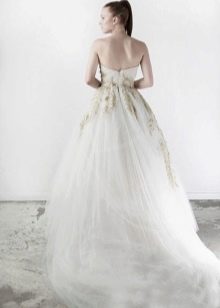 Vjenčanje bujna haljina s rhinestones