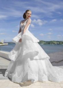 Luxusné svadobné šaty s kaskádovou sukňou