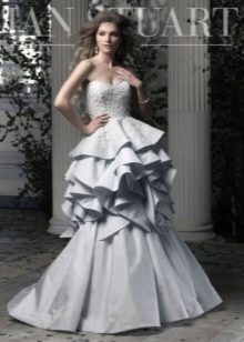 فستان زفاف من إيان ستيوارت المتدرج