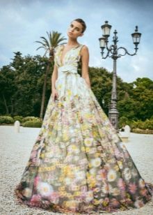 فستان زفاف من أليساندرو أنجيلوزي اللون