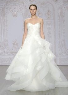 فستان زفاف من تصميم مونيك لولييه