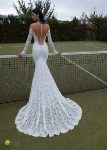 Mermaid lace wedding dress na may bukas na likod ng tren