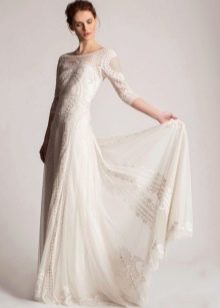 Gaun pengantin dengan garis leher bot