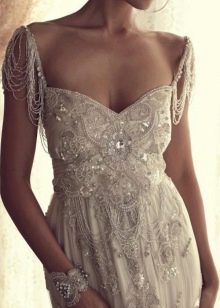 Vintažinė vestuvinė suknelė, dažyta karoliukais