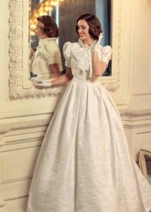 Vintage puffy wedding dress mula kay Tatiana Kaplun