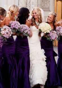 Violetinės pamergių suknelės