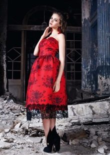Červené krajkové midi šaty