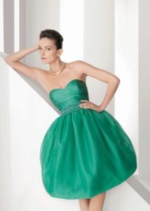 Maikling evening dress na may openwork top