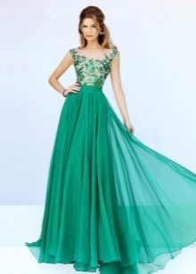 Krásné zelené večerní šaty