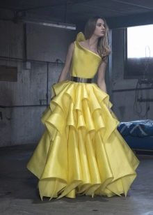  Robe de soirée jaune luxuriante par Isabel Sanchez