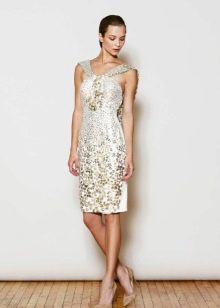 Gaun malam putih pendek dengan rhinestones