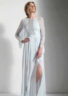 Gaun malam putih dengan sisipan celah dan lutsinar
