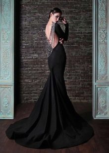 שמלת ערב שחורה ללא גב