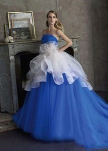 فستان الزفاف الأبيض والأزرق