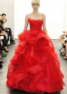 Jasnoczerwona suknia ślubna