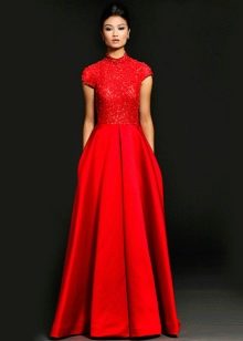 Červené večerní šaty s límečkem