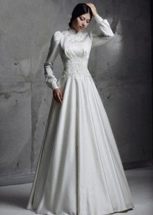 Svatební šaty v retro stylu s krajkou