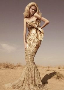 Kāzu kleita ar zelta mežģīnēm
