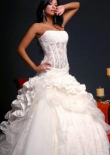 Vestido de novia con corsé transparente