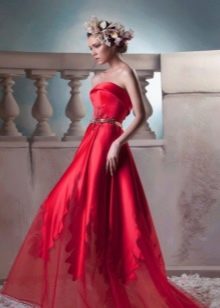 Червена вечерна рокля с корсет