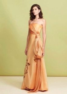 Gaun malam dengan korset oranye