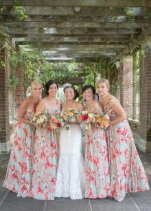 Makukulay na Bridesmaid Dresses