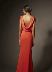 Crvena večernja haljina s otvorenim leđima