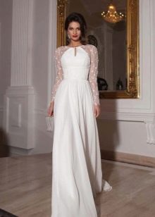 Gaun pengantin dari koleksi Crystal Design 2015 ditutup dengan lengan