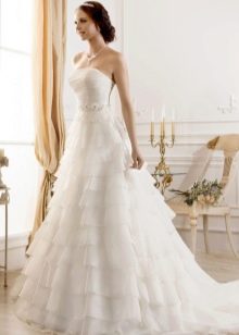 Gaun pengantin A-line dari koleksi Idylly oleh Naviblue Bridal