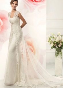 Brautkleid mit Schleppe aus der BRILLIANCE Kollektion von Naviblue Bridal