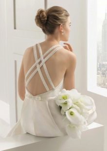 Vestido de novia con tirantes en la espalda 2015 de Rosa Clara