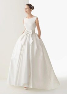 فستان زفاف بفيونكة من روزا كلارا