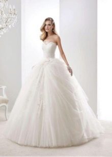 Brautkleid im Prinzessinnen-Stil