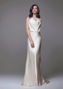 Satīna vienkārša kāzu kleita 2016. gadā